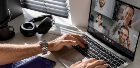 Breaking Down Barriers: How Online Executive Coaching Enables Global Accessibility and Flexibility