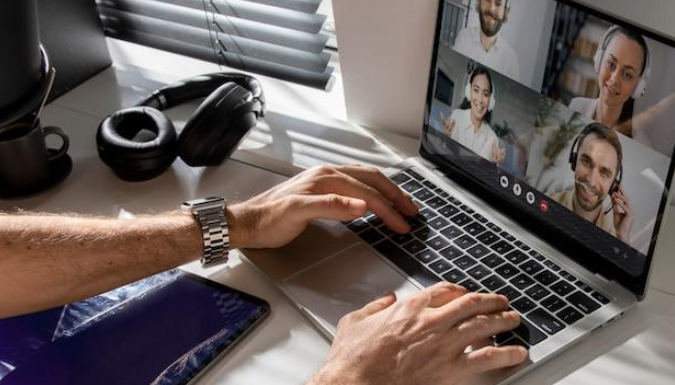 Breaking Down Barriers: How Online Executive Coaching Enables Global Accessibility and Flexibility